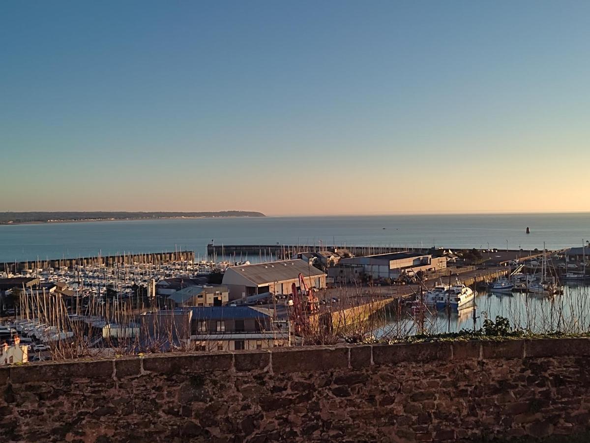La Maison De L'Amiral Vue Sur Mer A غرانفيل المظهر الخارجي الصورة